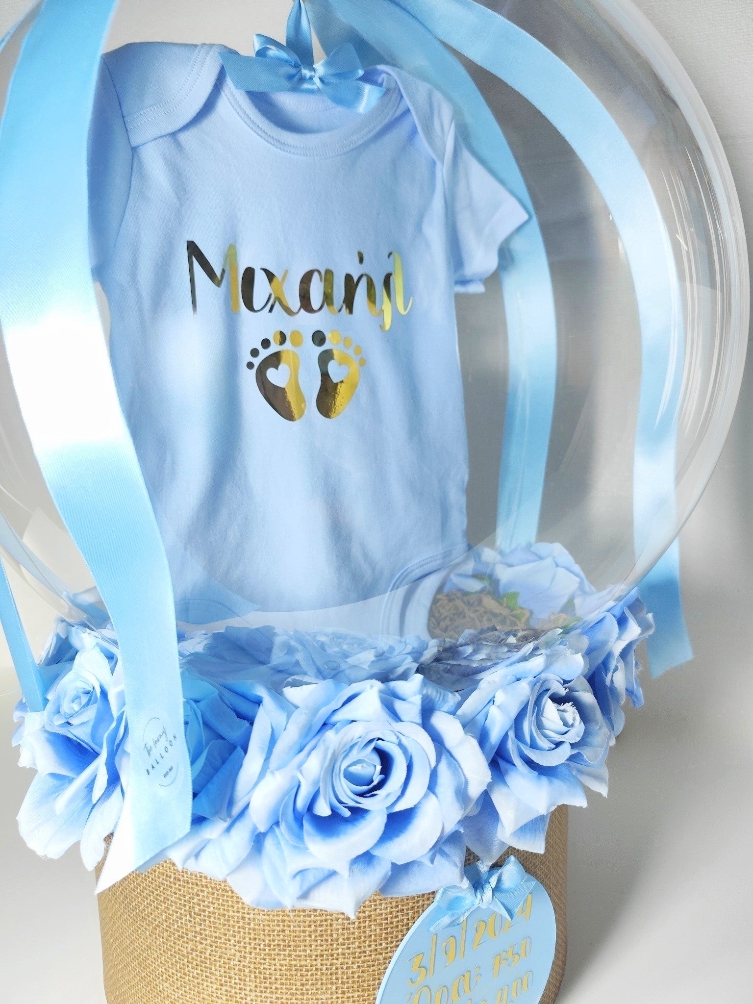 Μπαλόνι με βρεφικό ρουχαλάκι σιέλ