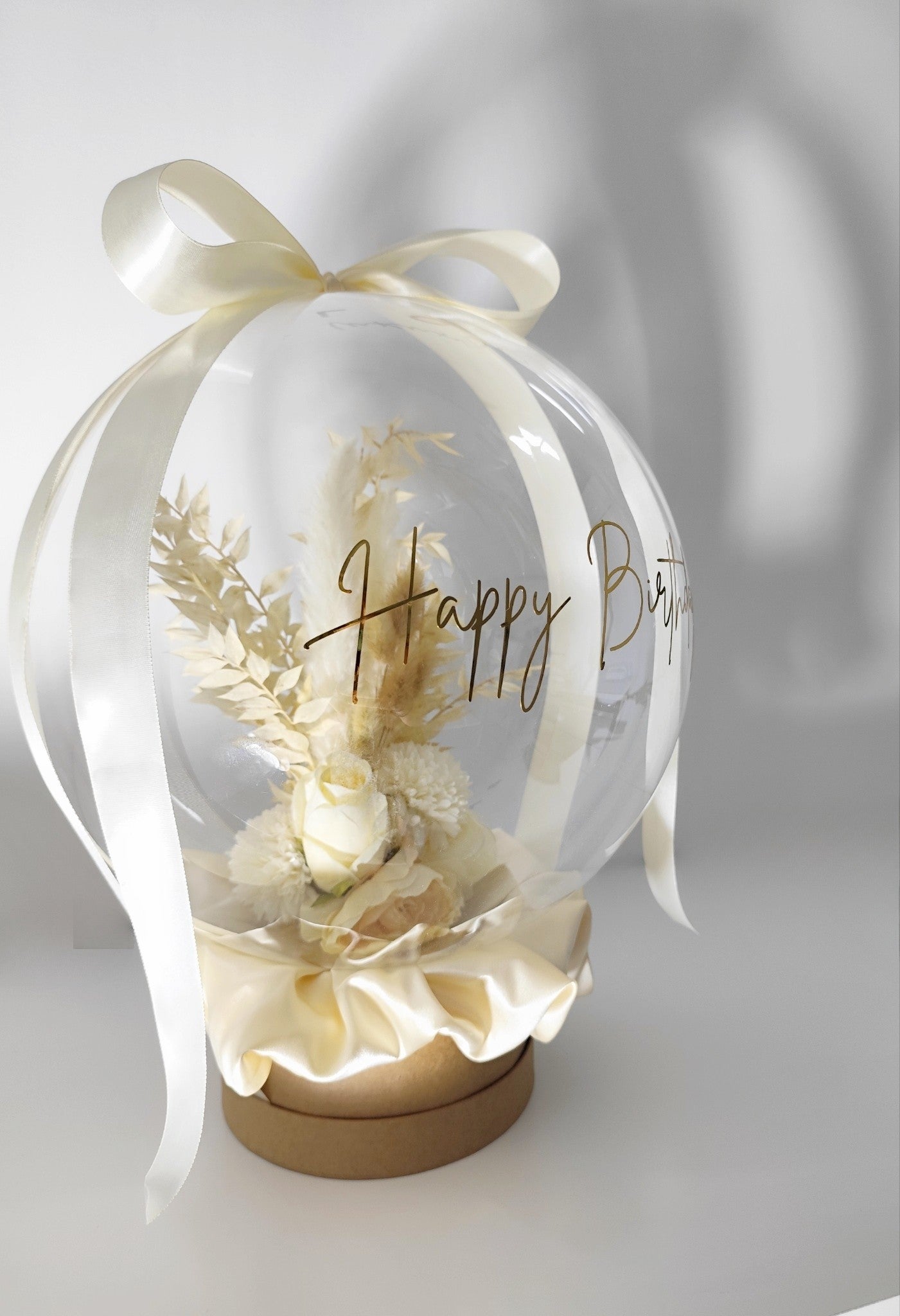 Μπαλόνι με μπουκέτο λουλουδιών (μπεζ- Ιβουάρ)