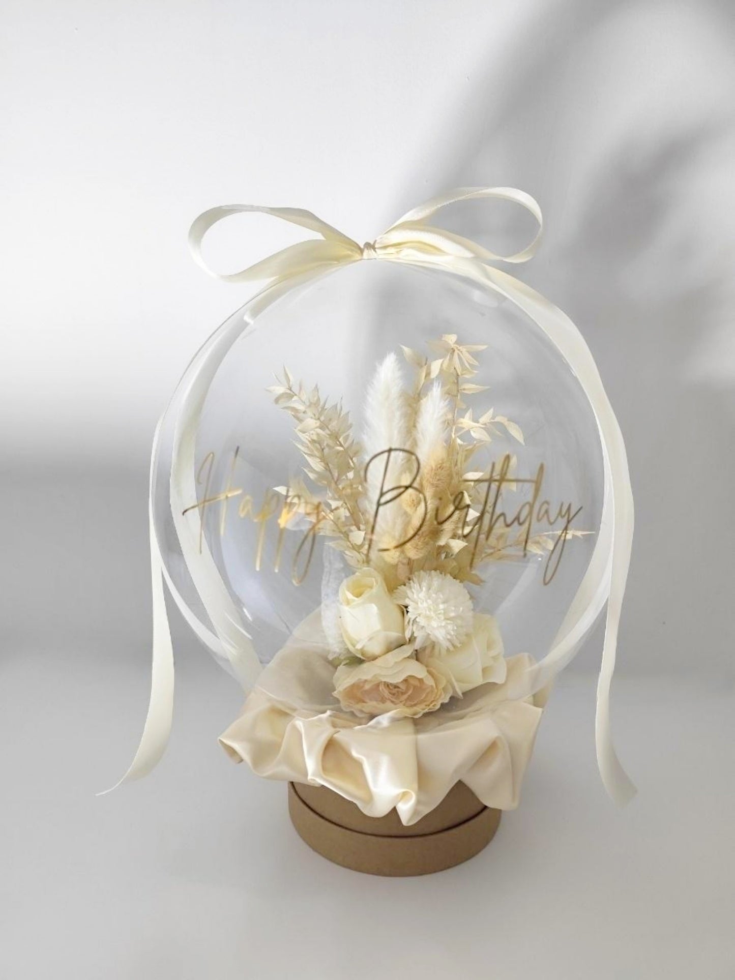 Μπαλόνι με μπουκέτο λουλουδιών (μπεζ- Ιβουάρ)