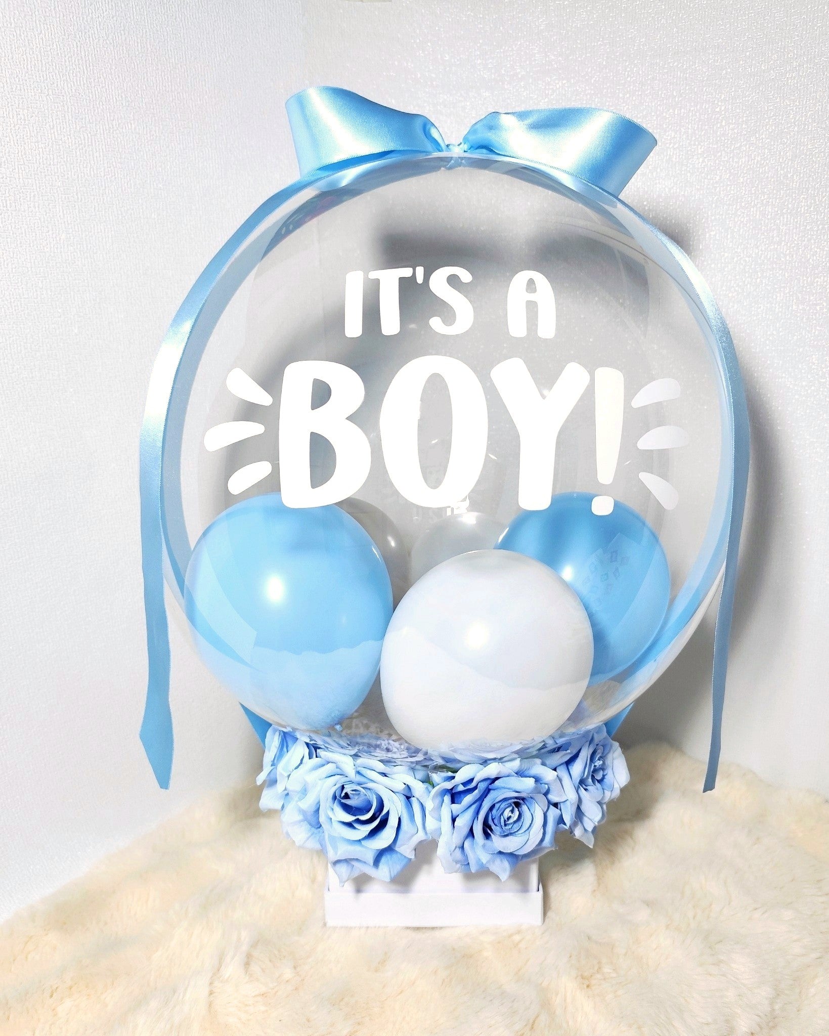 Πολυτελής σύνθεση δώρου, ιδανική για Baby Shower αγοριού και ως ξεχωριστή έκπληξη της τελευταίας στιγμής.